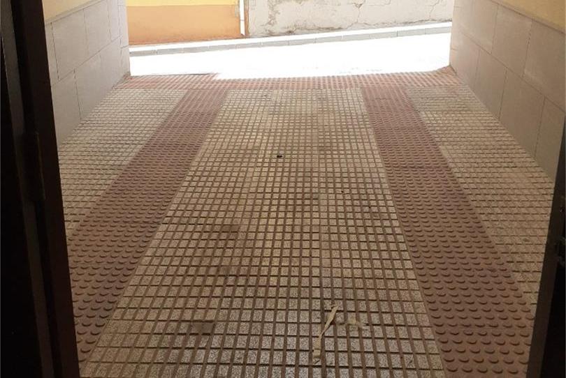 Garatge en venda a Calle Pablo Neruda, 4, Benalúa, Granada - imatge 1 Foto 1 de Garatge en venda a Calle Pablo Neruda, 4, Benalúa, Granada