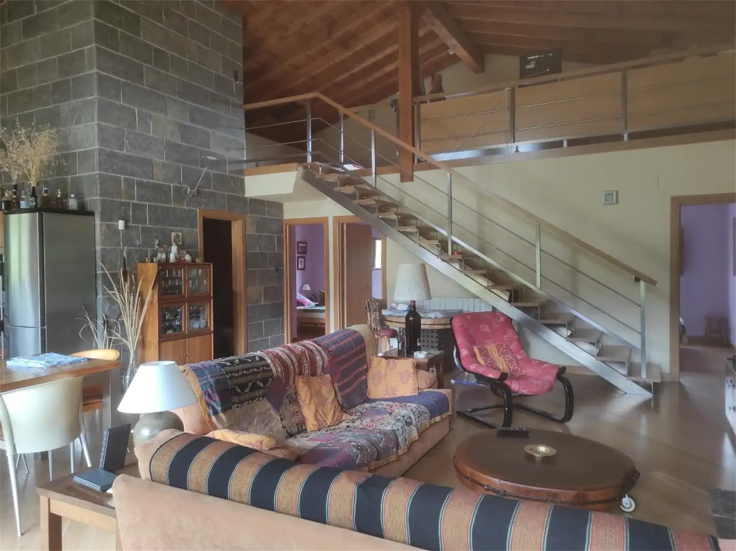 Sala d'estar de Casa o xalet en venda en Villarcayo de Merindad de Castilla la Vieja amb Piscina