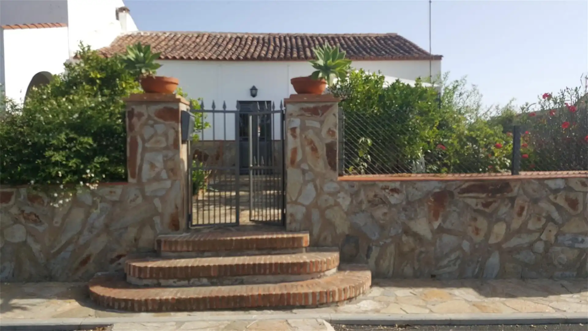 Casa o chalet en venta en Calle A, Puebla de Guzmán Vista exterior de Casa o chalet en venta en Puebla de Guzmán con Jardín privado, Terraza y Trastero