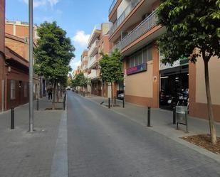 Vista exterior de Pis en venda en Santa Coloma de Gramenet amb Aire condicionat i Balcó