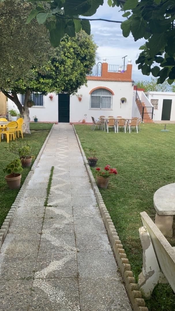 Garden of Country house to rent in Chipiona  with Air Conditioner, Heating and Private garden