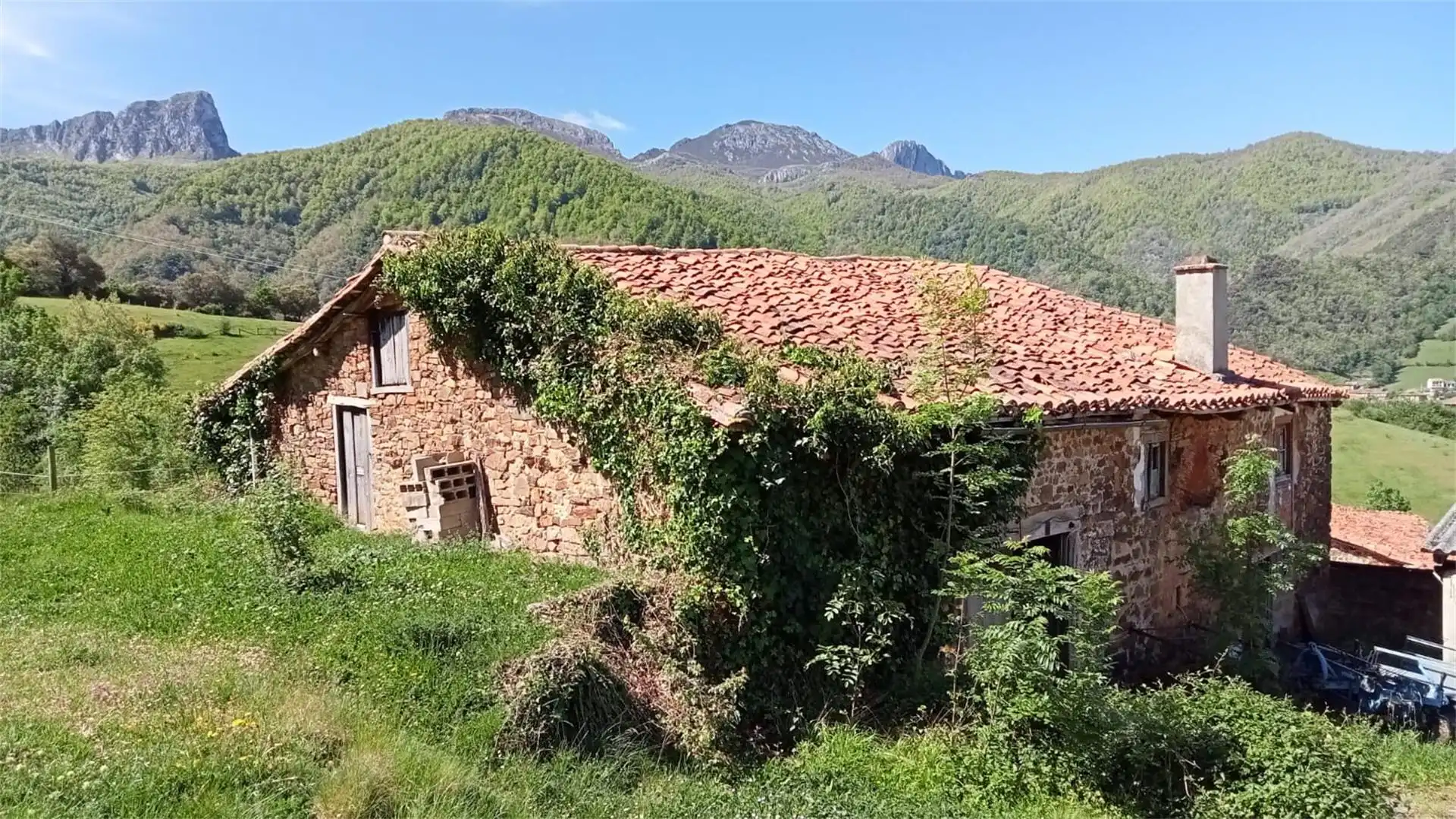 Vista exterior de Finca rústica en venda en Pesaguero