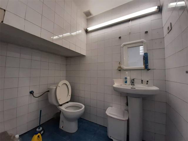 Local comercial en Alquiler en Plaza José María Makua en Begoña