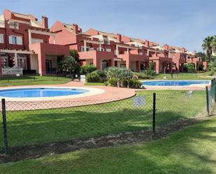 Jardí de Casa adosada en venda en Sotogrande amb Aire condicionat, Terrassa i Balcó