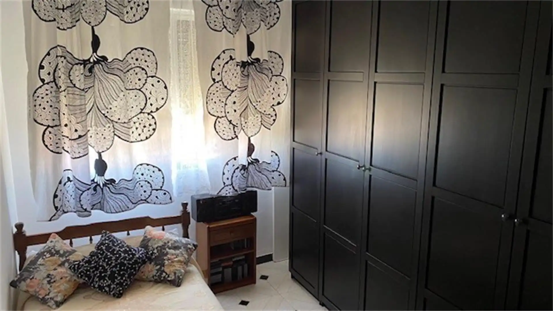 Casa o chalet en venta en Calle Virgen del Refugio, 27, La Hacienda - Nueva Andalucía Habitación de Casa o chalet en venta en Dos Hermanas con Aire acondicionado, Calefacción y Terraza