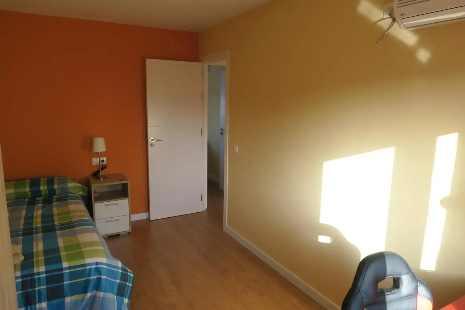 Room in Avenida Santa Cecilia, 9, Triana Oeste Room in Avenida Santa Cecilia, 9, Triana Oeste