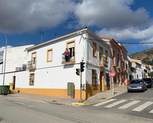 Vista exterior de Casa adosada en venda en Hornachos amb Terrassa i Balcó