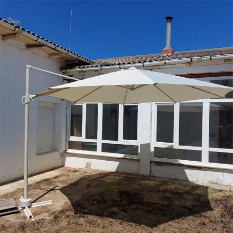 Piso en Venta en Calle Río, 12A en Villaobispo de Otero