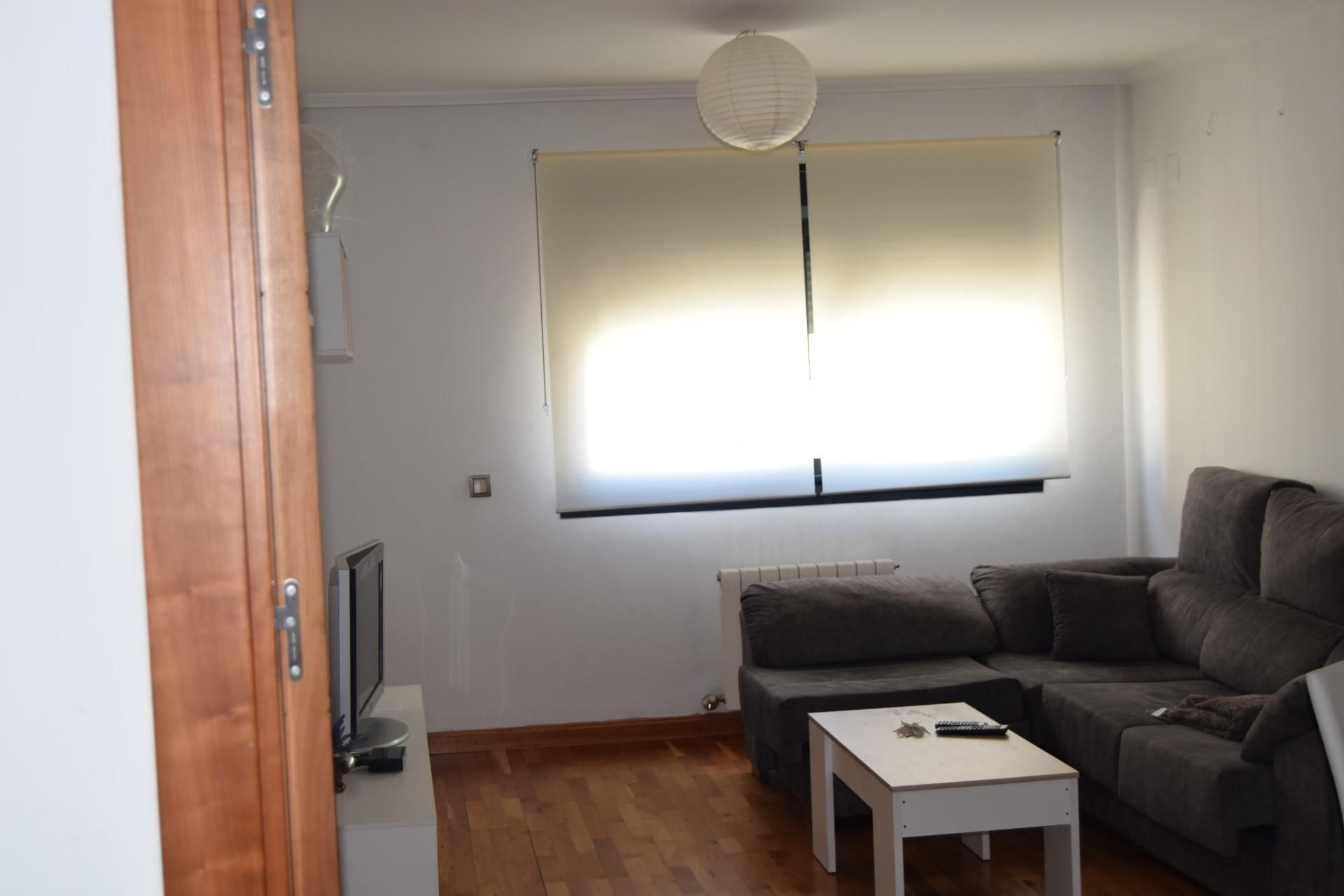 Pis de lloguer a Avenida del Gran Capitán, 45, Huerta de la Reina - Trassierra Sala d'estar de Pis de lloguer en  Córdoba Capital amb Aire condicionat, Moblat i Forn