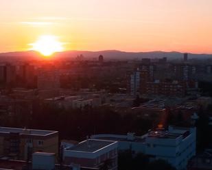 Vista exterior de Àtic en venda en San Román de los Montes amb Aire condicionat, Calefacció i Parquet