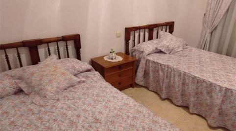 Casa adosada en venta en Calle Cuatro Calles, 22, Los Navalucillos, Toledo - imagen 2 Foto 2 de Casa adosada en venta en Calle Cuatro Calles, 22, Los Navalucillos, Toledo