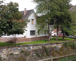 Vista exterior de Casa o xalet en venda en Aller amb Terrassa i Balcó