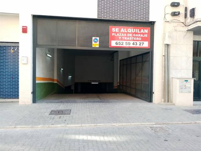 Garaje en Alquiler en Calle Armengual de la Mota en Perchel Norte