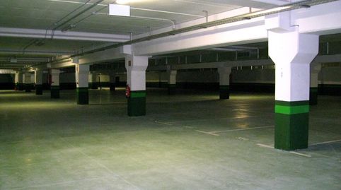 Foto 2 de Garaje en venta en Calle Astintze, Derio, Bizkaia