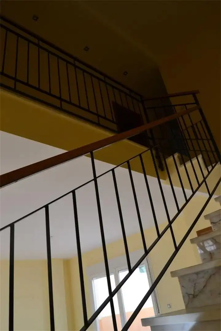 Casa adosada en venta en Fuerte del Rey con Balcón