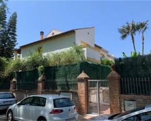 Vista exterior de Pis en venda en Marbella amb Jardí privat, Terrassa i Traster