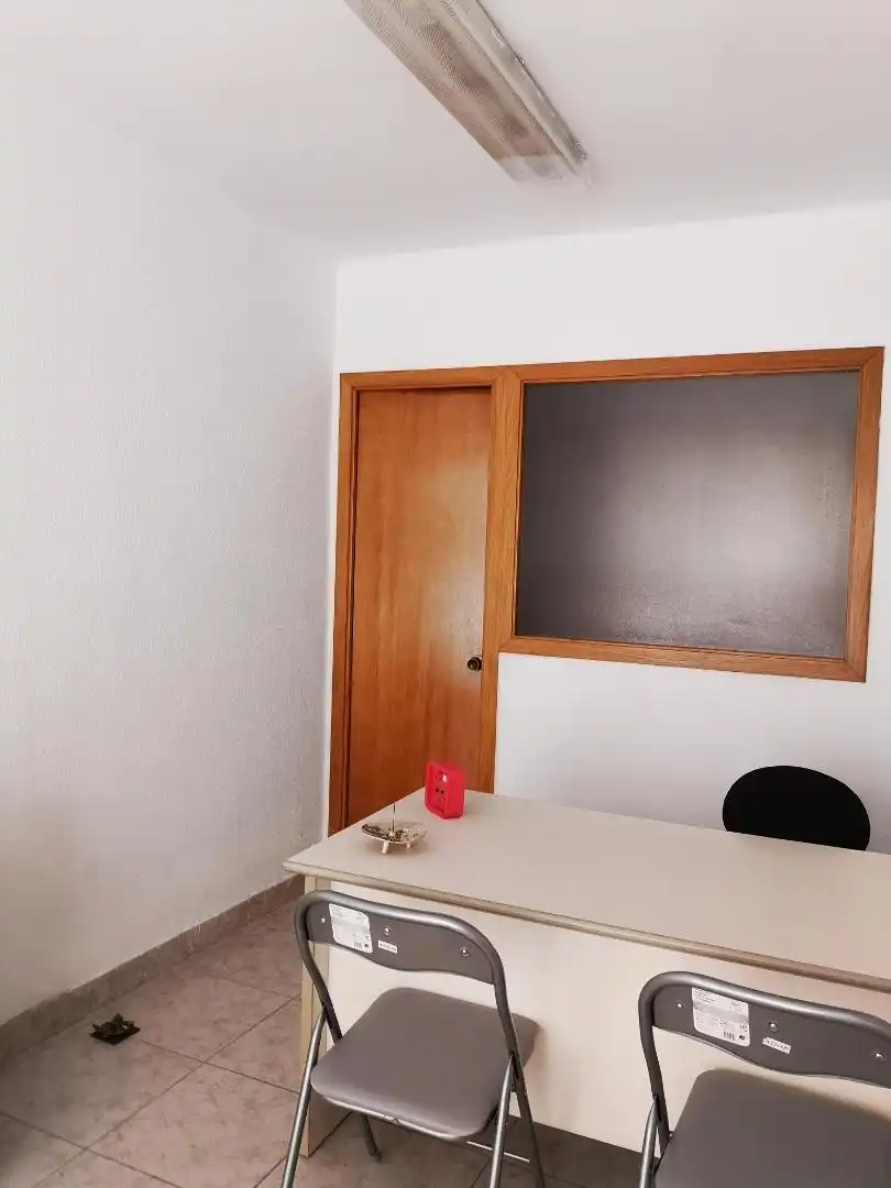 Habitación de Oficina de alquiler en Igualada