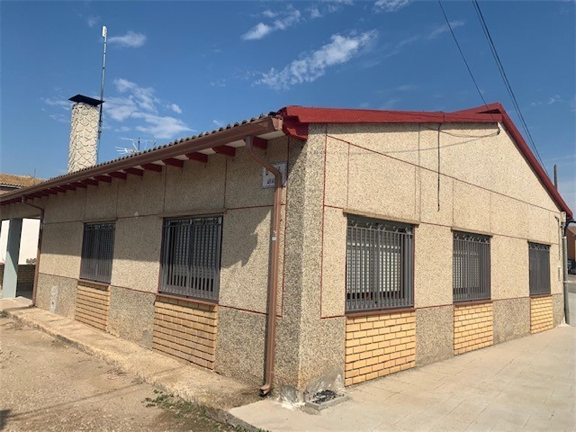 Vista exterior de Casa o xalet en venda en Pinseque amb Calefacció, Jardí privat i Forn
