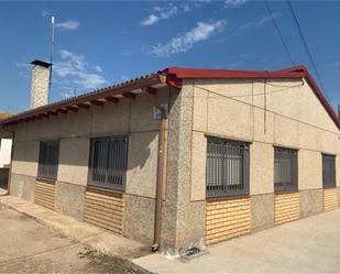 Vista exterior de Casa o xalet en venda en Pinseque amb Calefacció, Jardí privat i Forn