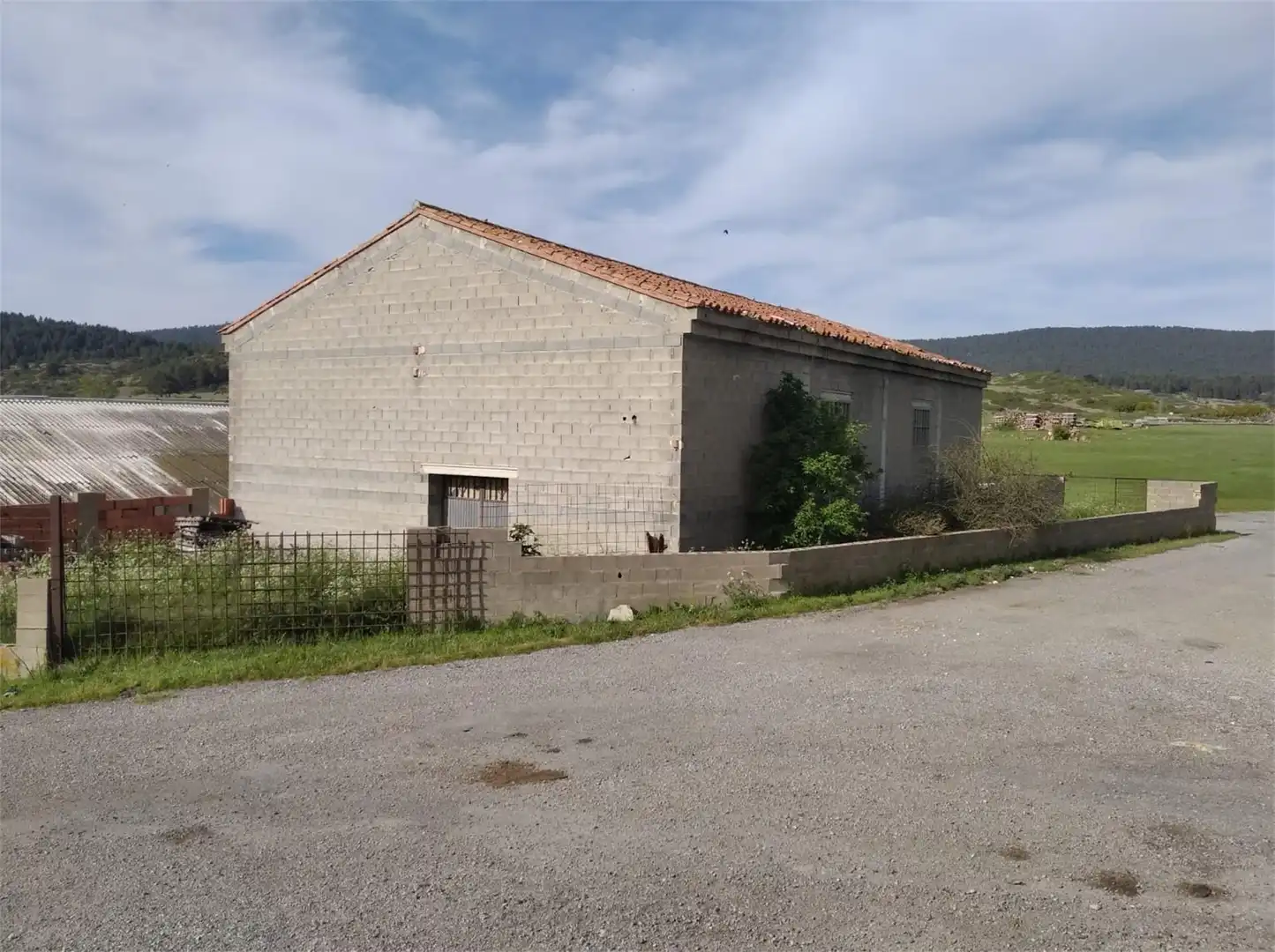 Terreno en venta en Calle Pelada, Guadalaviar Vista exterior de Terreno en venta en Guadalaviar