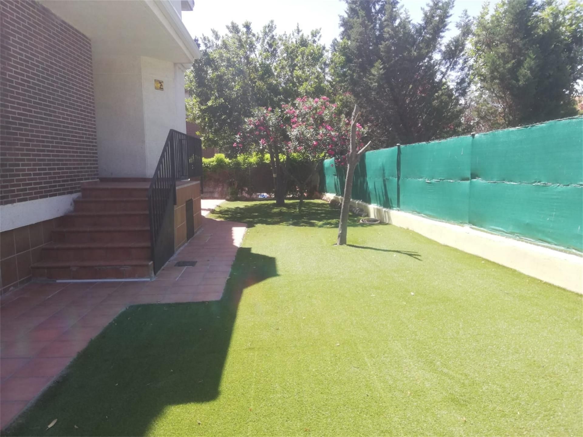 Jardí de Casa o xalet de lloguer en Villanueva de la Cañada amb Terrassa, Piscina i Balcó