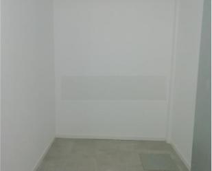 Box room to rent in  Madrid Capital