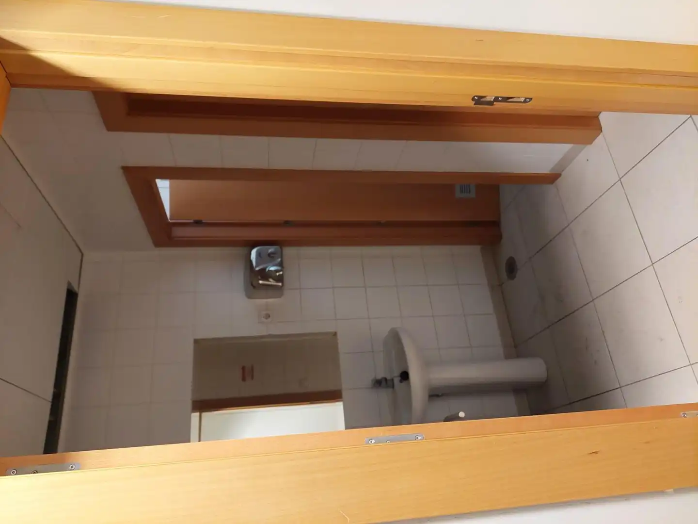 Commercial properties for rent in Avenida de Niceto Alcalá Zamora, 20, Sanchinarro Bathroom of Commercial properties for rent in Madrid with Air Conditioner and Heating