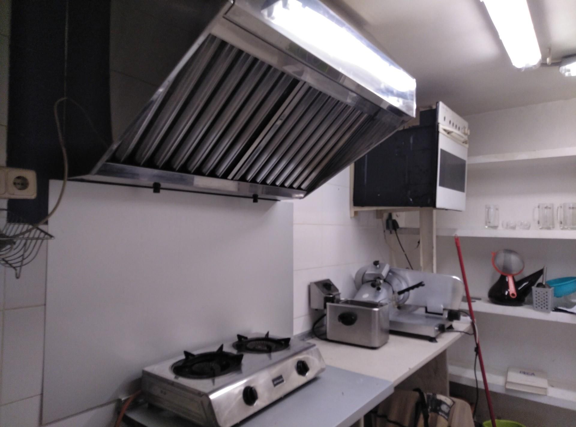 Cuina de Local de lloguer en  Madrid Capital amb Aire condicionat i Calefacció