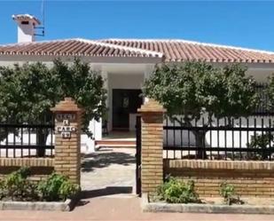 Vista exterior de Casa o xalet de lloguer en Almonte amb Terrassa