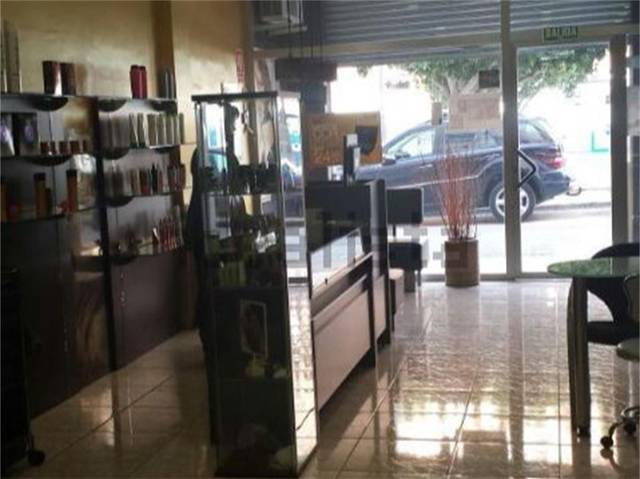 Local comercial en Alquiler en Calle Pascual Romero, 5 en Camí Reial