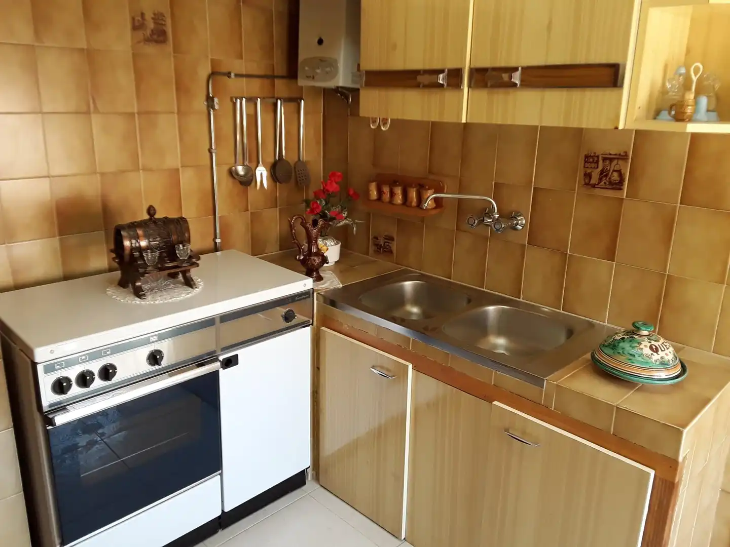 Kitchen of Houses for sale in Valverde del Fresno  with Private garden, Terrace and Furnished
