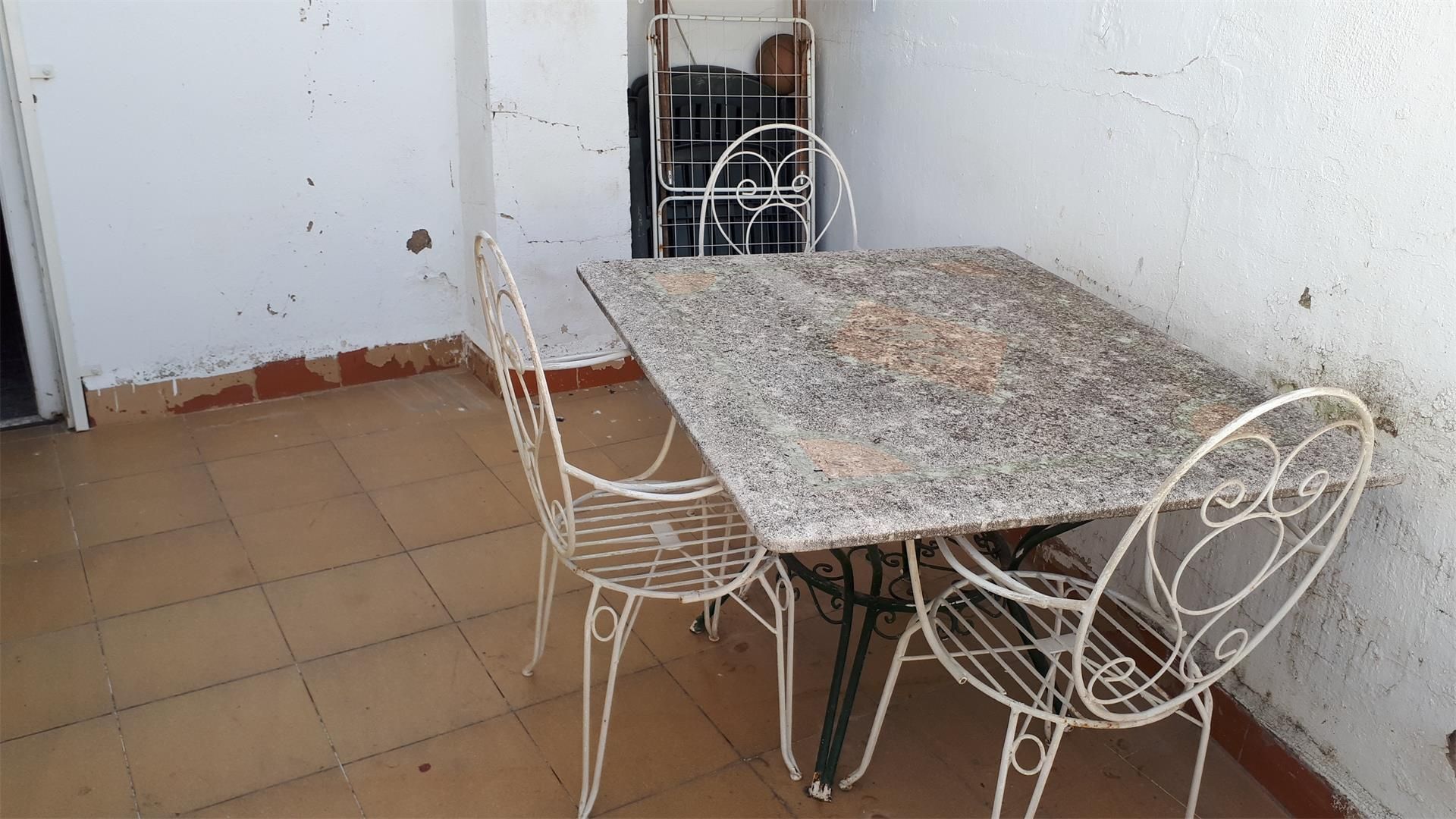 Terrassa de Pis en venda en Viver amb Terrassa, Moblat i Rentadora