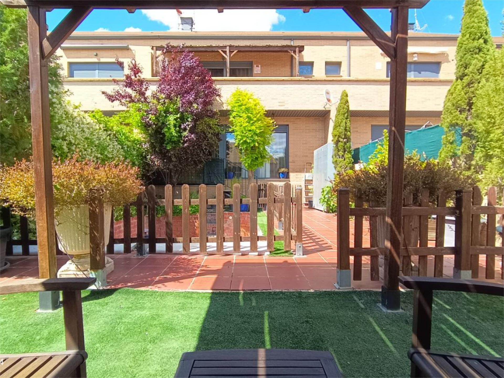 Garden of Flat for sale in Yuncos  with Air Conditioner, Heating and Private garden