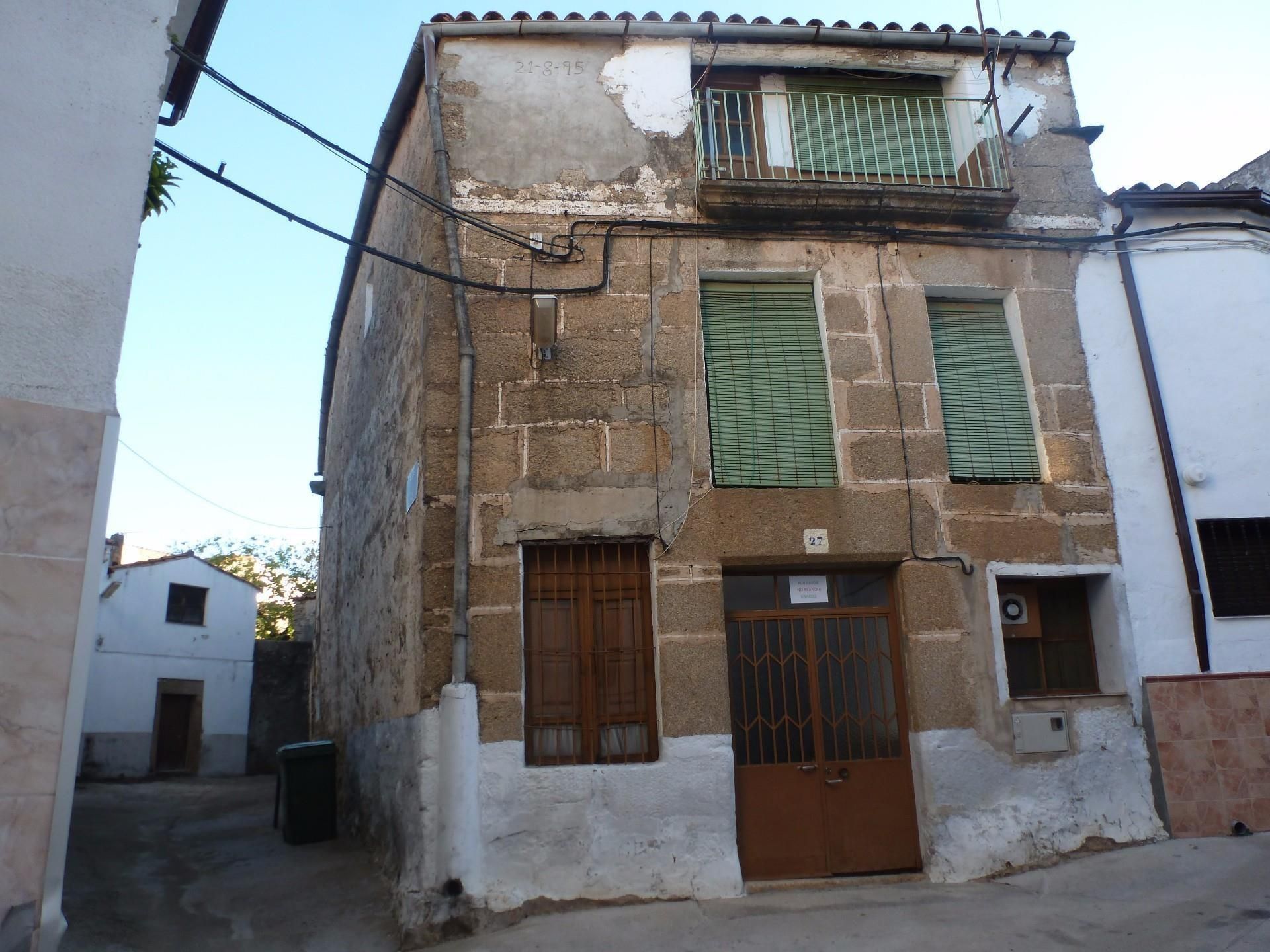 Vista exterior de Casa adosada en venta en Cilleros