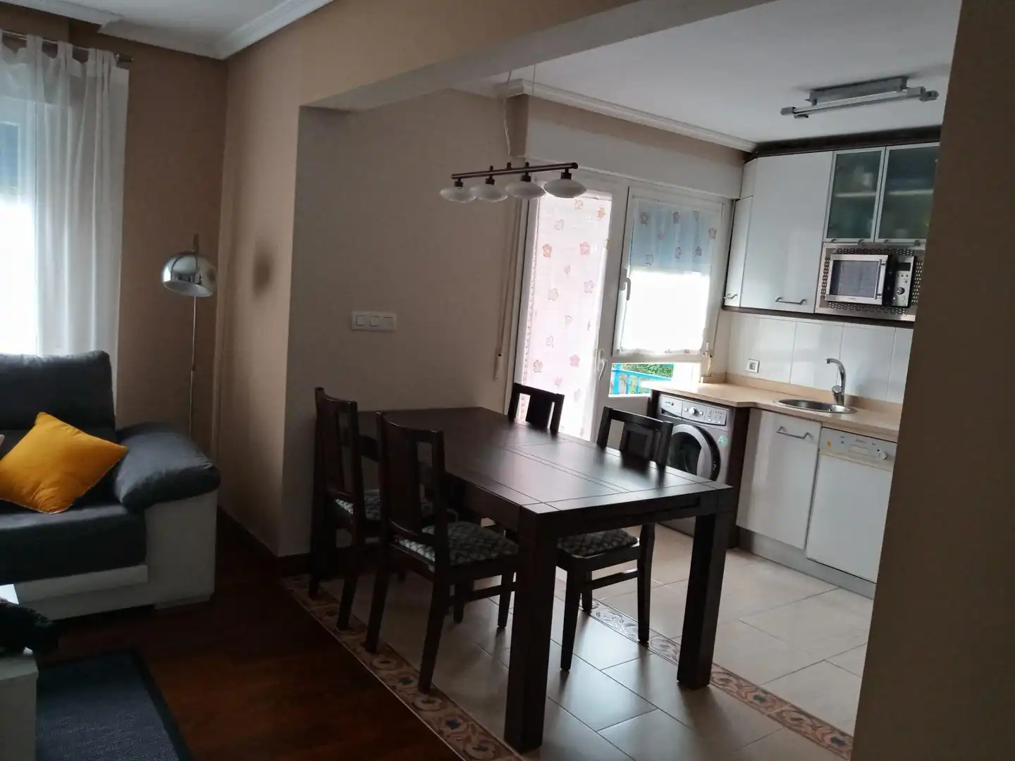 Comedor de Piso en venta en Zalla  con Calefacción, Parquet y Amueblado