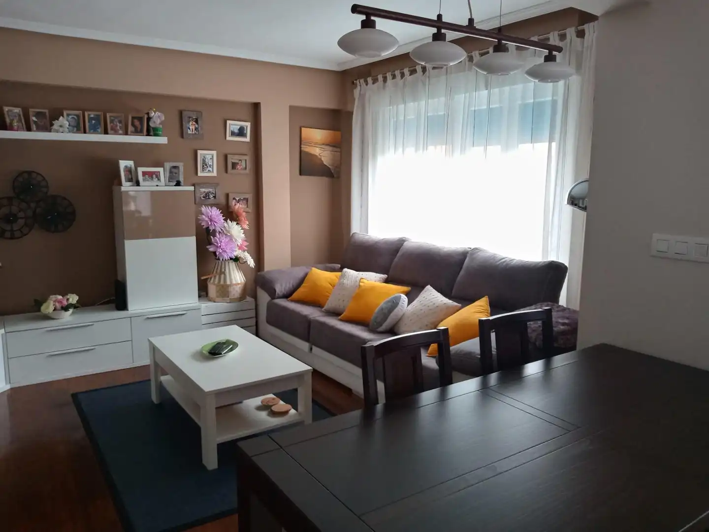 Sala de estar de Piso en venta en Zalla  con Calefacción, Parquet y Amueblado
