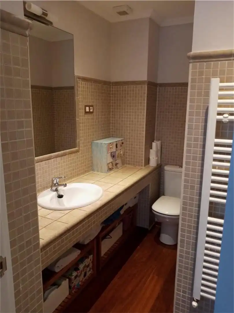 Baño de Piso en venta en Zalla  con Calefacción, Parquet y Amueblado