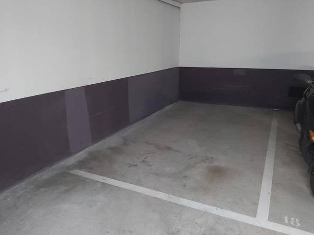 Garaje en Alquiler en Carrer de Sabina Cañameras, 13 en Mira-sol