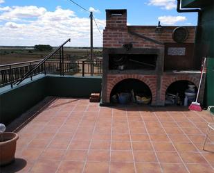 Terrassa de Casa adosada en venda en Fresno de la Vega amb Terrassa i Balcó