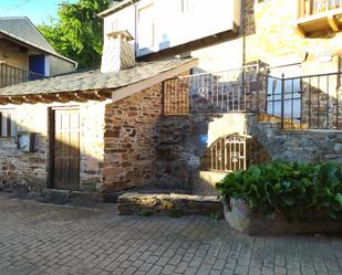 Vista exterior de Casa adosada en venda en Molinaseca