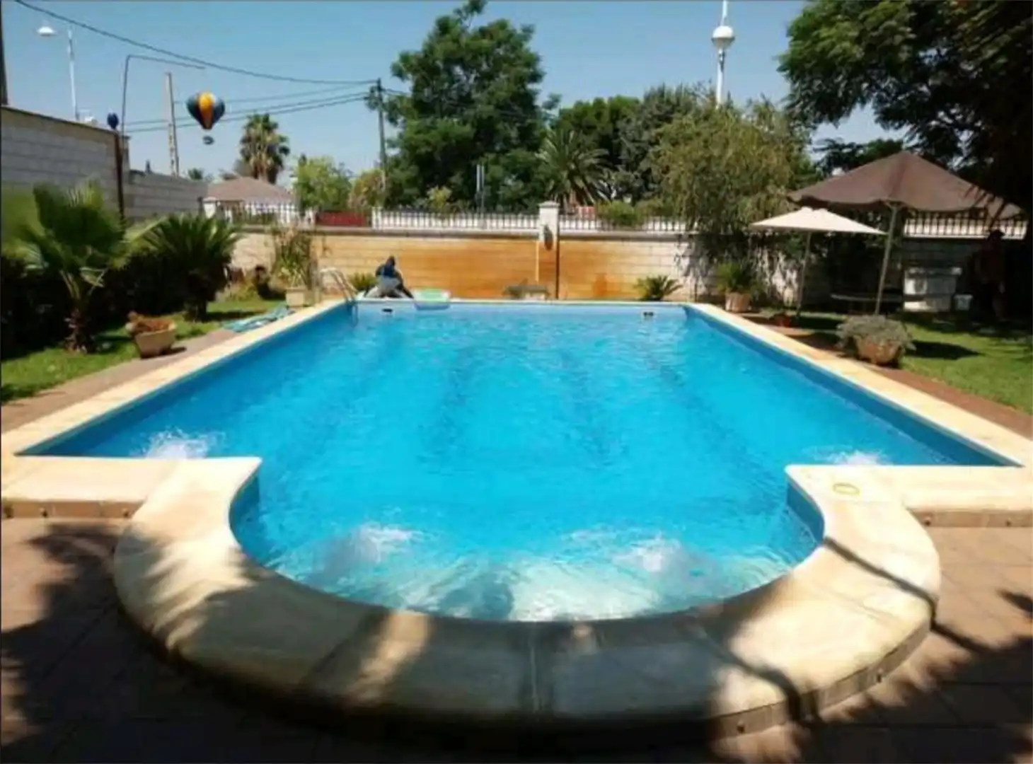 Finca rústica en venta en Carretera de Entrerríos, Villanueva de la Serena Piscina de Finca rústica en venta en Villanueva de la Serena con Jardín privado, Terraza y Piscina