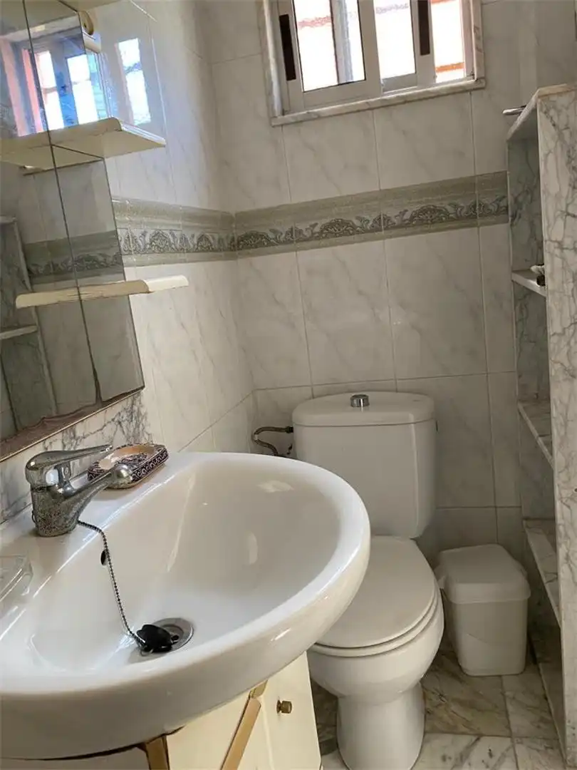 Baño de Dúplex en venta en Ceuta con Terraza, Trastero y Amueblado