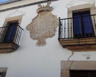 Außenansicht von Wohnung miete in Valencia de Alcántara mit Balkon