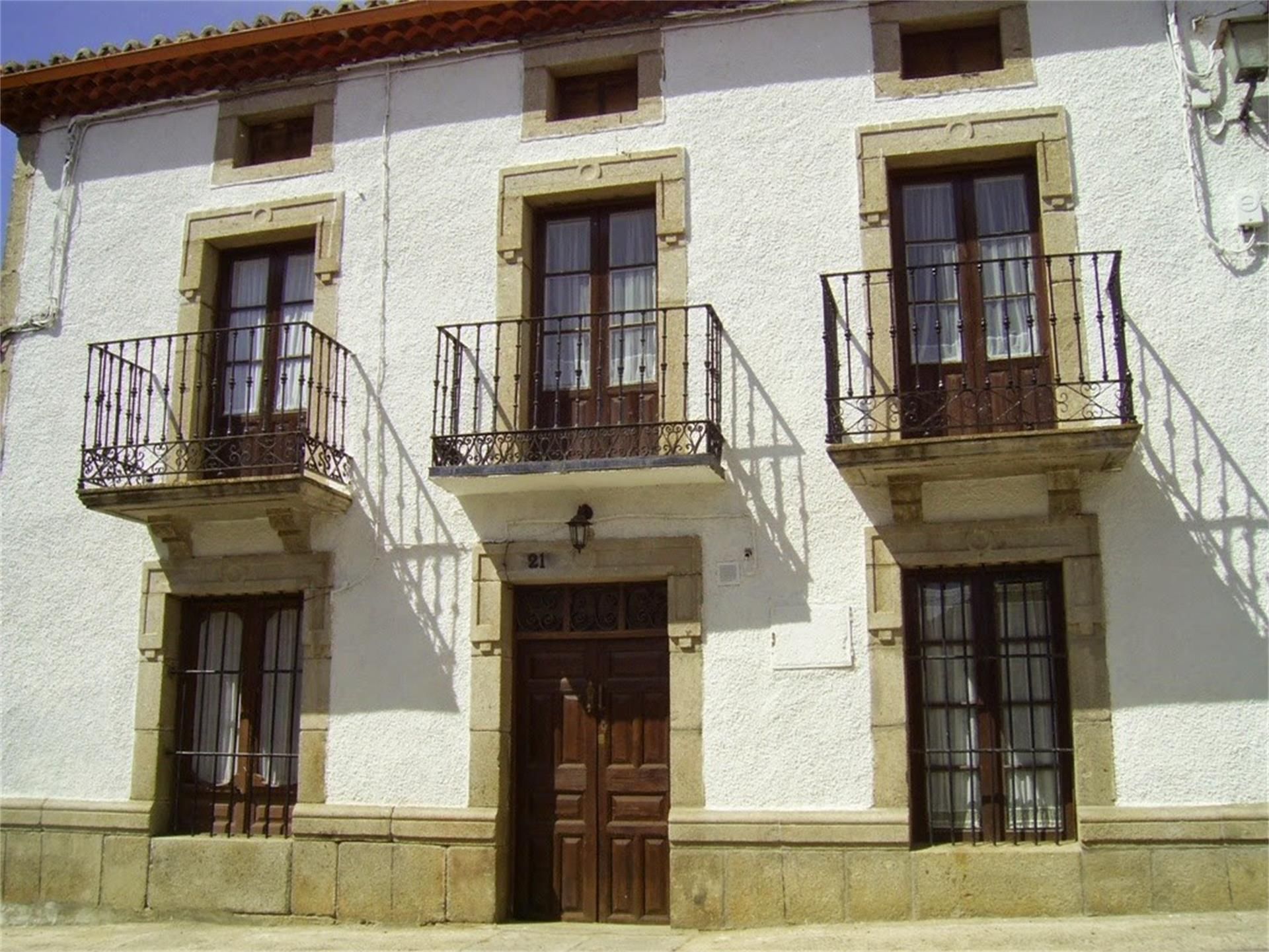 Exterior view of House or chalet for sale in Gilbuena  with Balcony