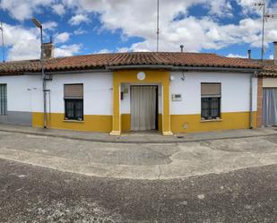 Vista exterior de Casa adosada en venda en Santiago de la Puebla