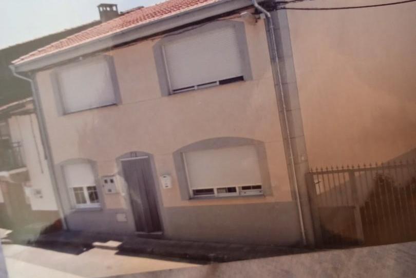 Photo 1 of House or chalet for sale in Calle Padre Juanjo, Ahigal de los Aceiteros, Salamanca