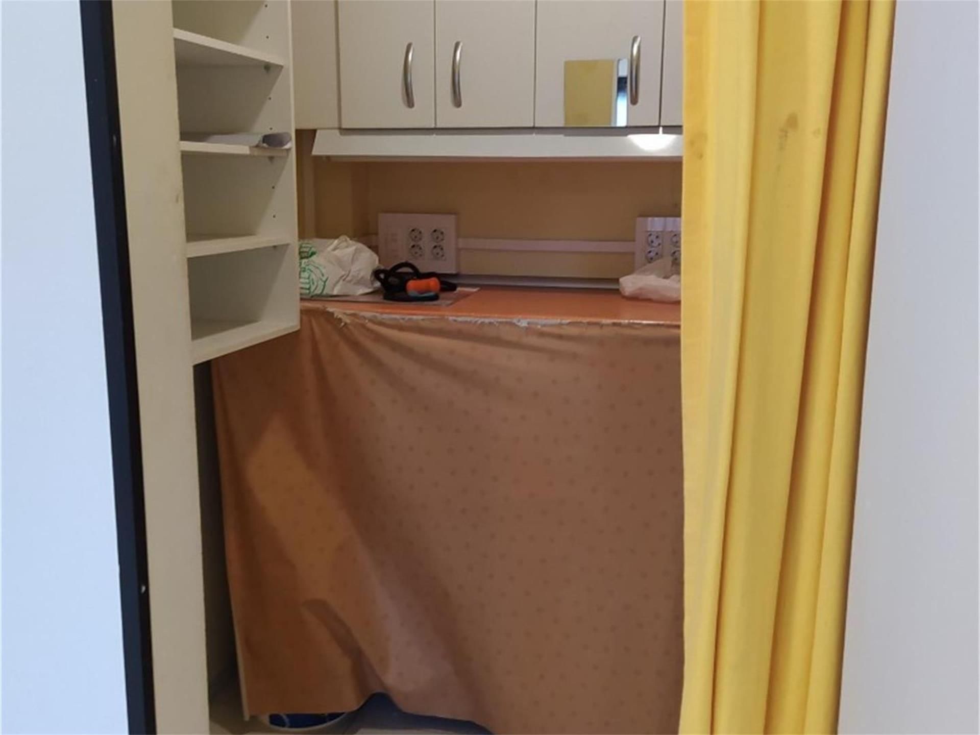 Dormitori de Local en venda en Leganés