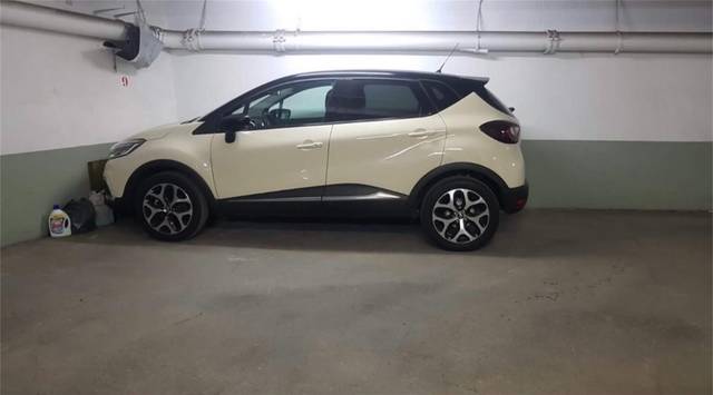 Garaje en Alquiler en Carrer de Llinars, 13 en La Gavarra