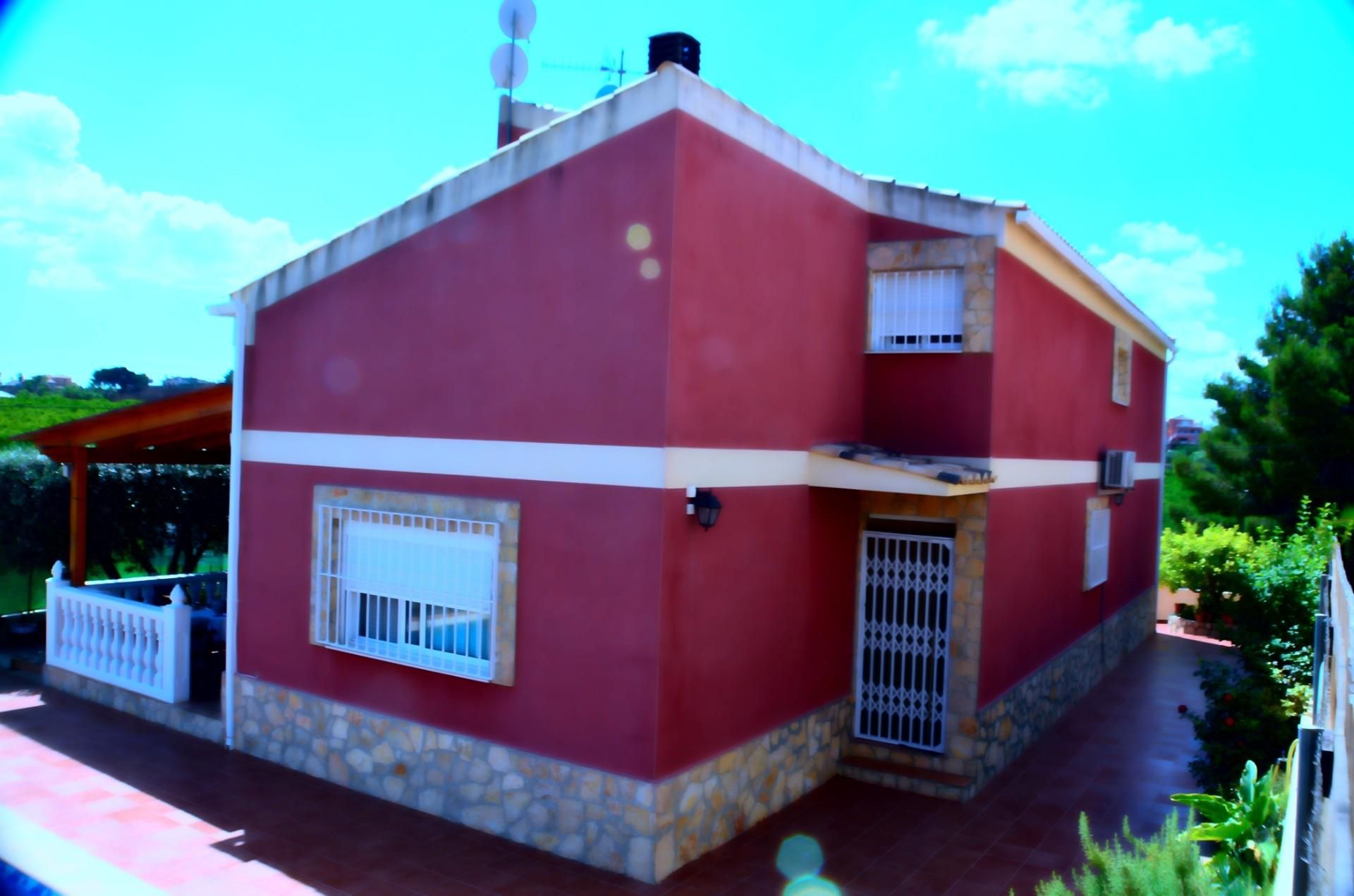 Vista exterior de Casa o xalet en venda en Montserrat
