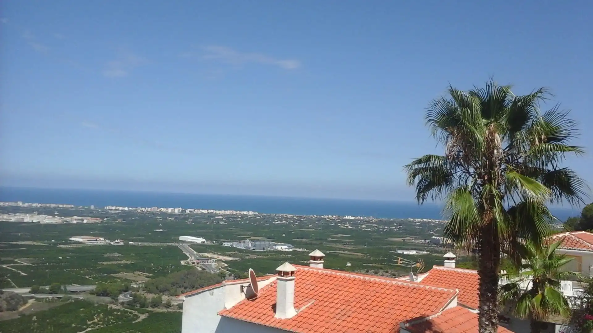 Casa o chalet en venta en Urbanización Tossal Gros, 46, La Font d'en Carròs Vista exterior de Casa o chalet en venta en La Font d'en Carròs con Terraza, Piscina y Balcón